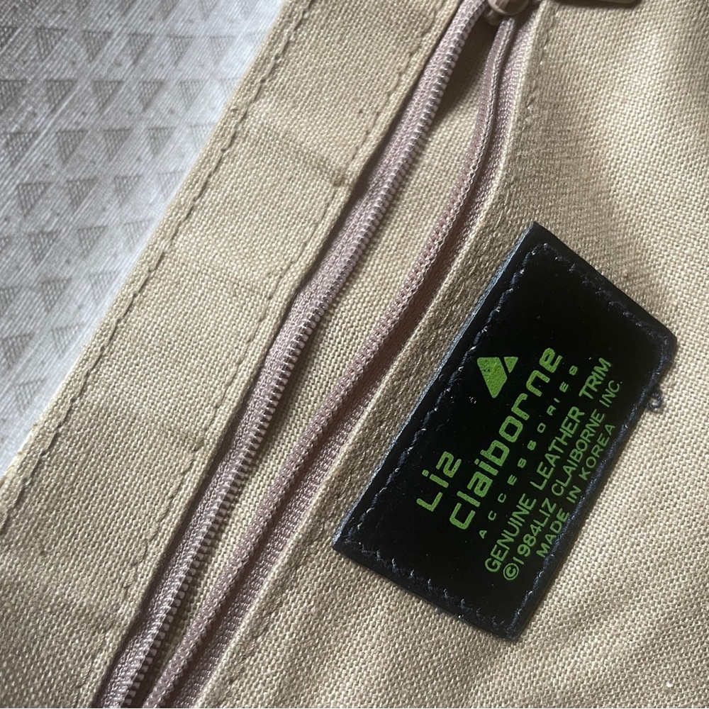 Two (2) - TRUE 1983-84 VINTAGE Liz Claiborne Cream Shoulder Bags Textured Design - Picture 10 of 12